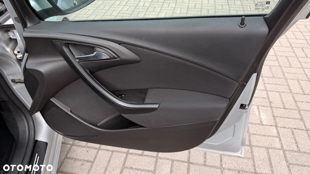 Opel Astra 1.4 T Cosmo - 17