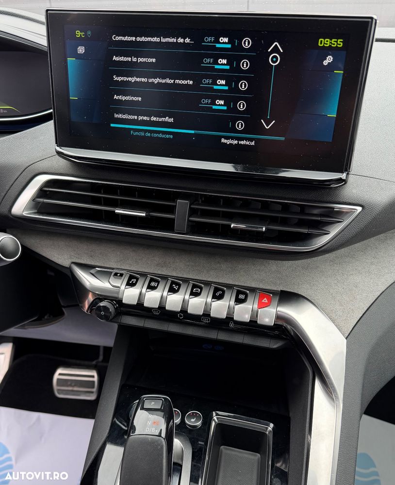 Peugeot 3008 Hybrid 225 e-EAT8 GT Pack - 39