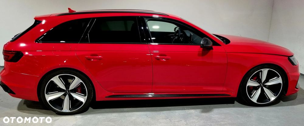 Audi RS4 Avant - 8