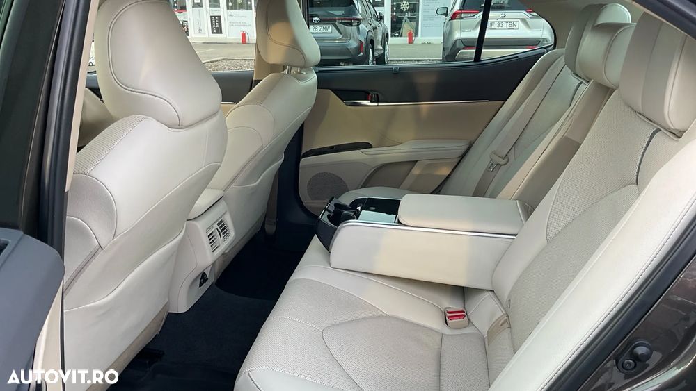 Toyota Camry 2.5 Hybrid Exclusive - 18