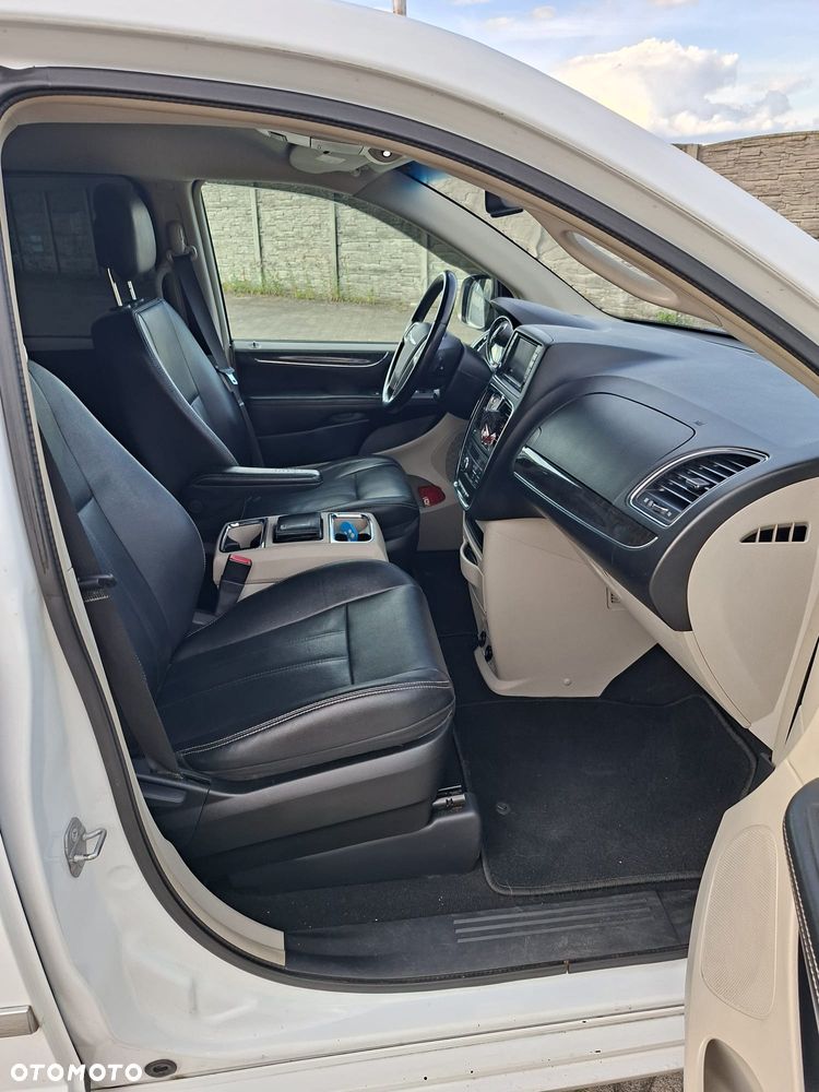 Chrysler Town & Country 3.6 Touring - 12