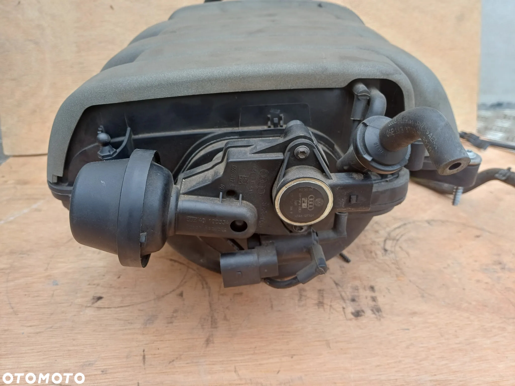 Kolektor ssacy Audi A5 3.2 FSI  06E133210L - 5