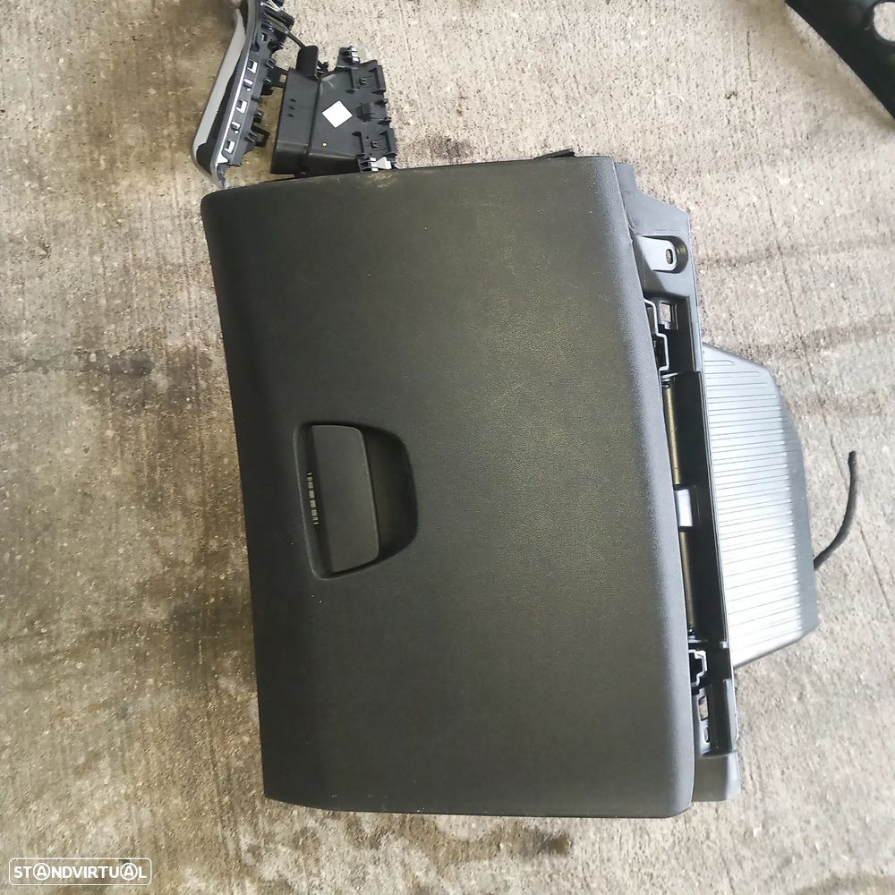 Porta luvas Peugeot 2008 ano 2016 - 1