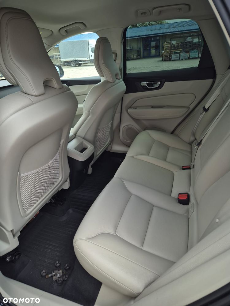 Volvo XC 60 D5 SCR AWD Inscription - 7