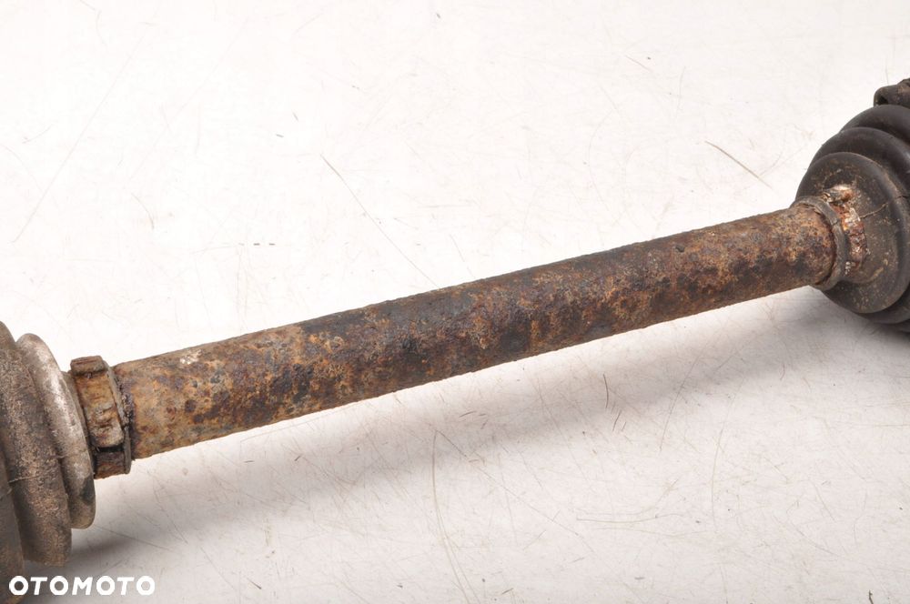 FORD GRANADA GXL 3.0 PÓŁOŚ LEWA TYLNA - 5