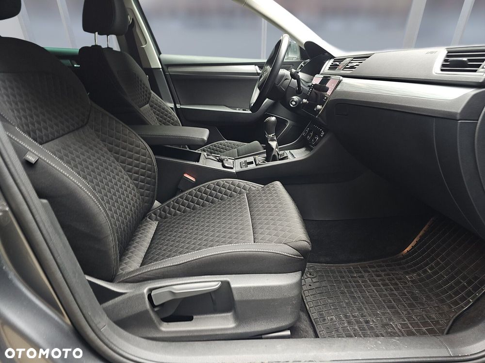 Skoda Superb 2.0 TDI SCR Ambition - 9