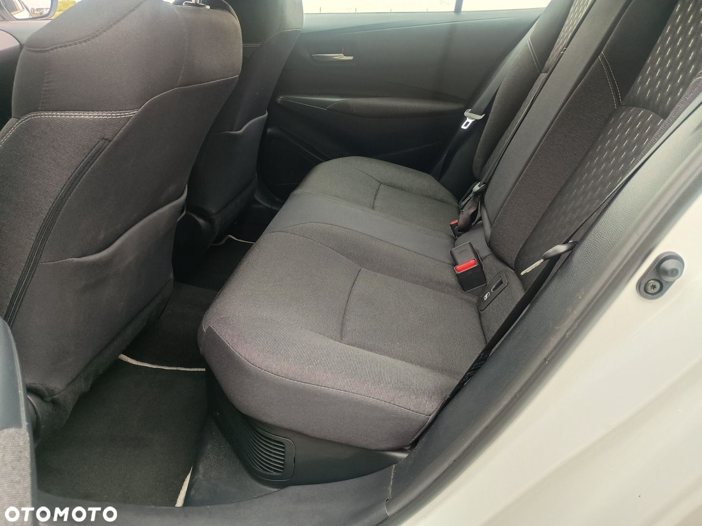 Toyota Corolla 1.8 Hybrid Comfort - 10