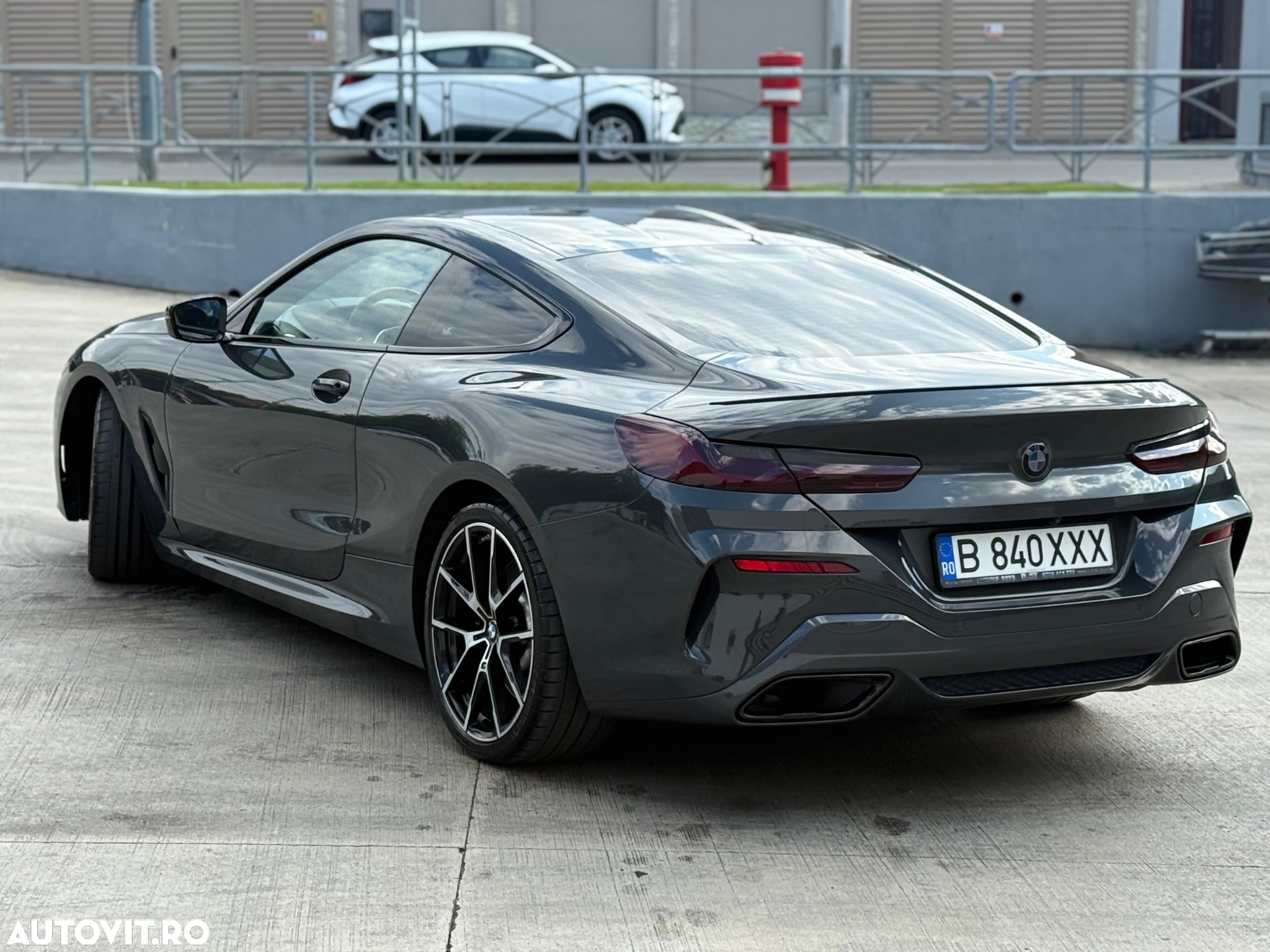 BMW Seria 8 840i - 5