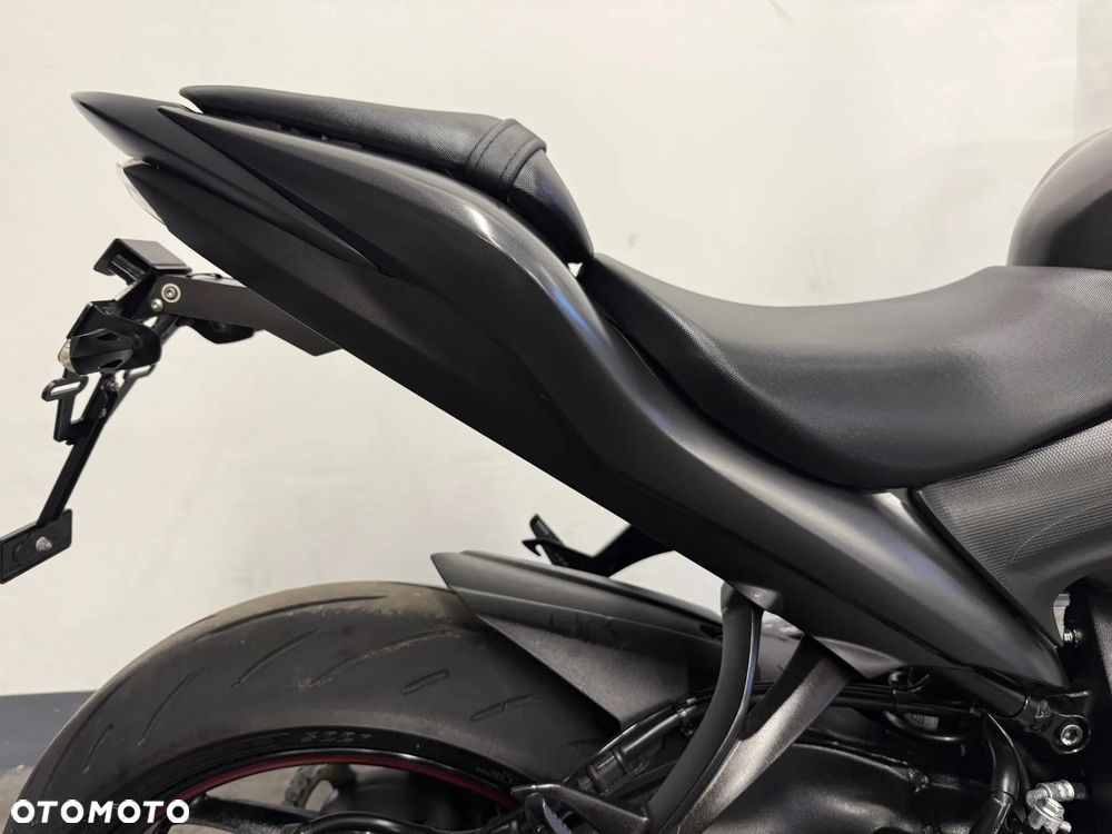 Suzuki GSX - 34