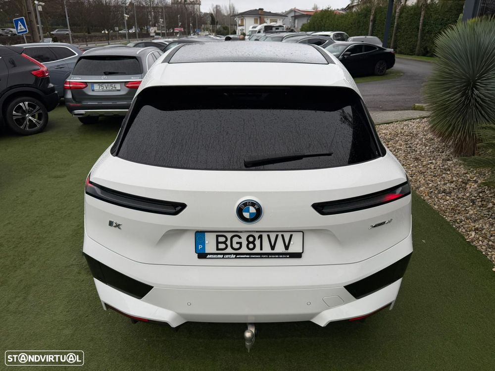 BMW iX xDrive 40 Pack Desportivo - 16