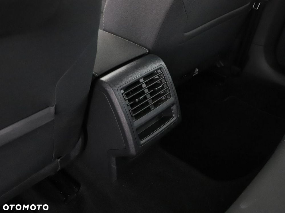 Volkswagen Golf Variant 2.0 TDI SCR DSG Life - 32