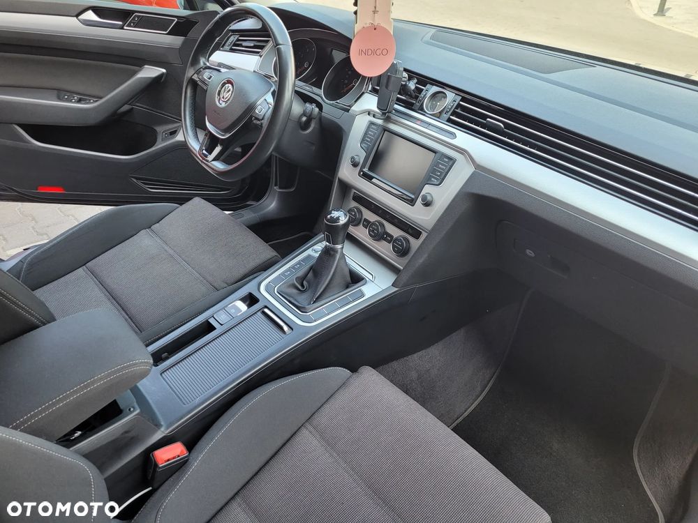 Volkswagen Passat 1.8 TSI BMT Comfortline - 17