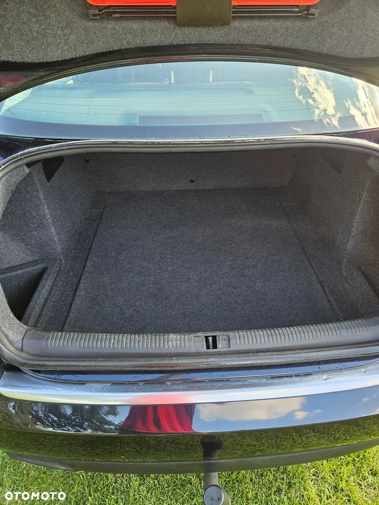 Audi A4 Limousine - 8