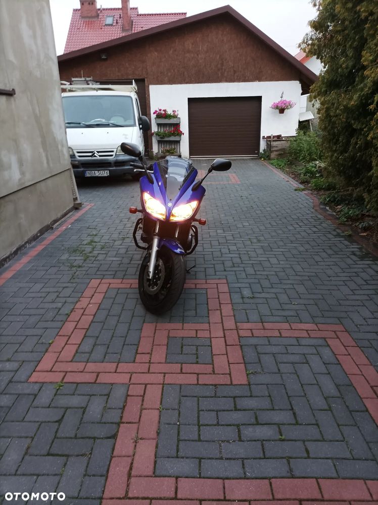 Yamaha FZS - 2