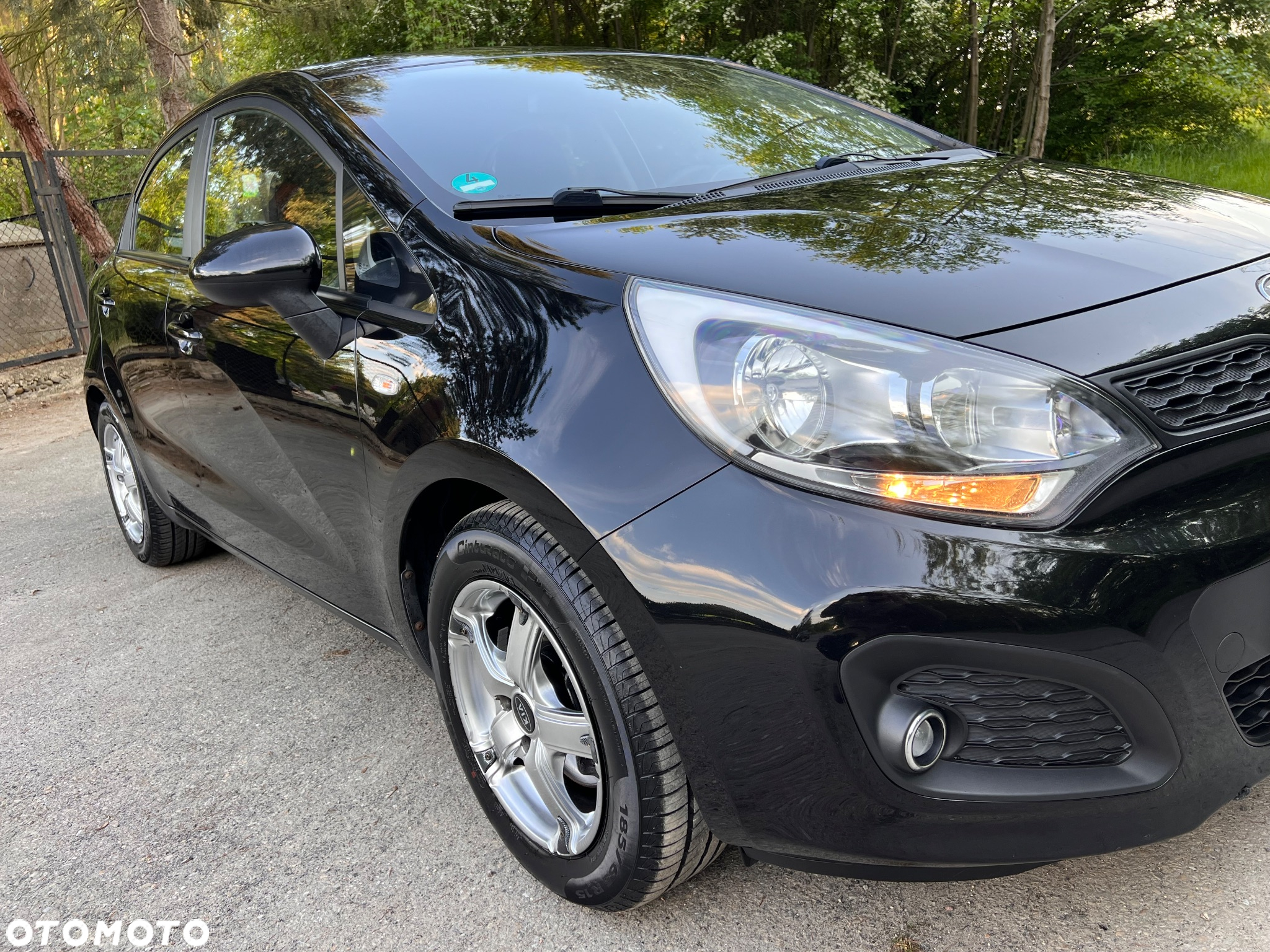 Kia Rio 1.4 L - 16