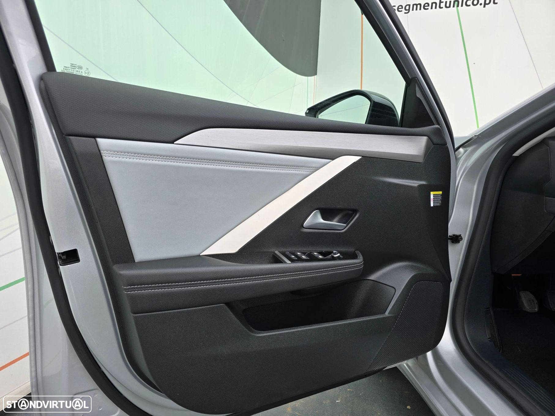 Opel Astra 1.2 T Elegance - 13