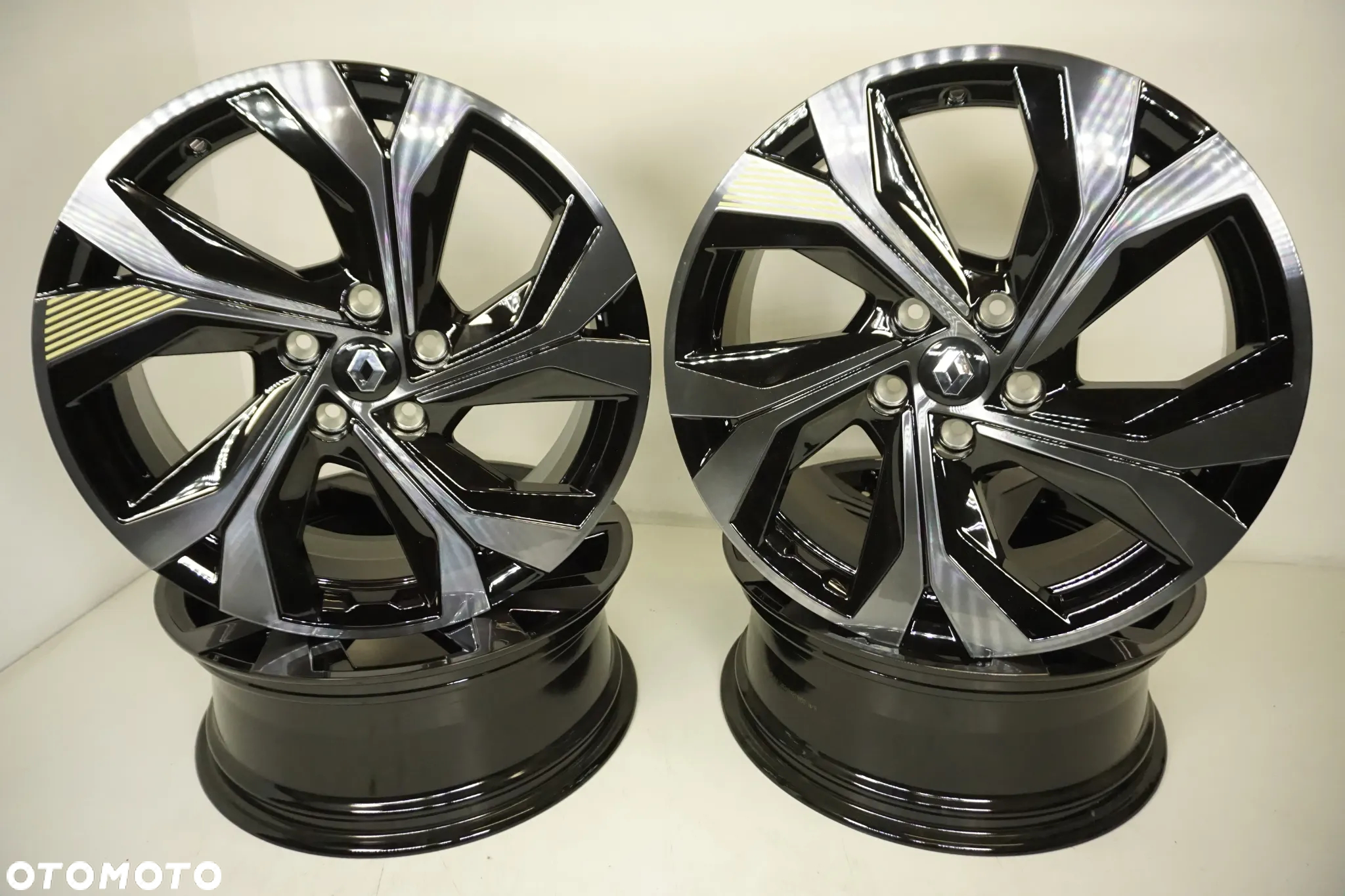 Felgi Aluminiowe  18 DACIA DUSTER BIGSTER RENAULT CAPTUR II ARCANA KADJAR KOLEOS LAGUNA III SCENIC MEGANE SYMBIOZ MITSUBISHI ASX ORYGINAŁ ET35 - 2
