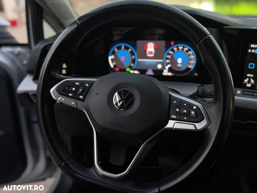 VOLKSWAGEN Golf 2023 — imagine 8