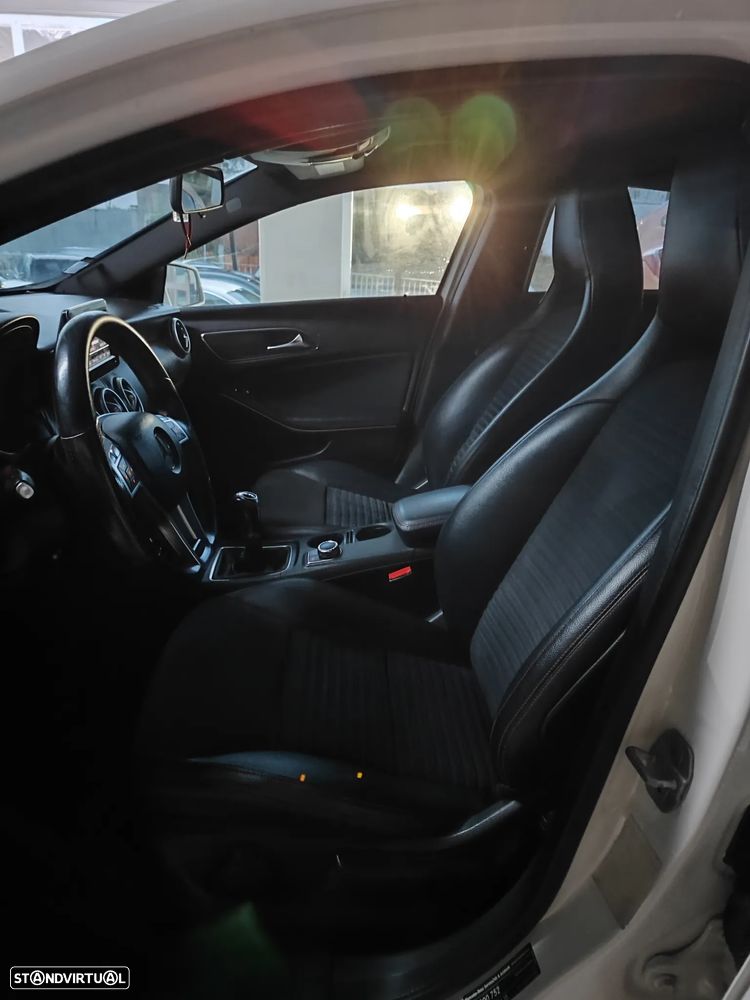 Mercedes-Benz A 180 CDI BE AMG Line - 8