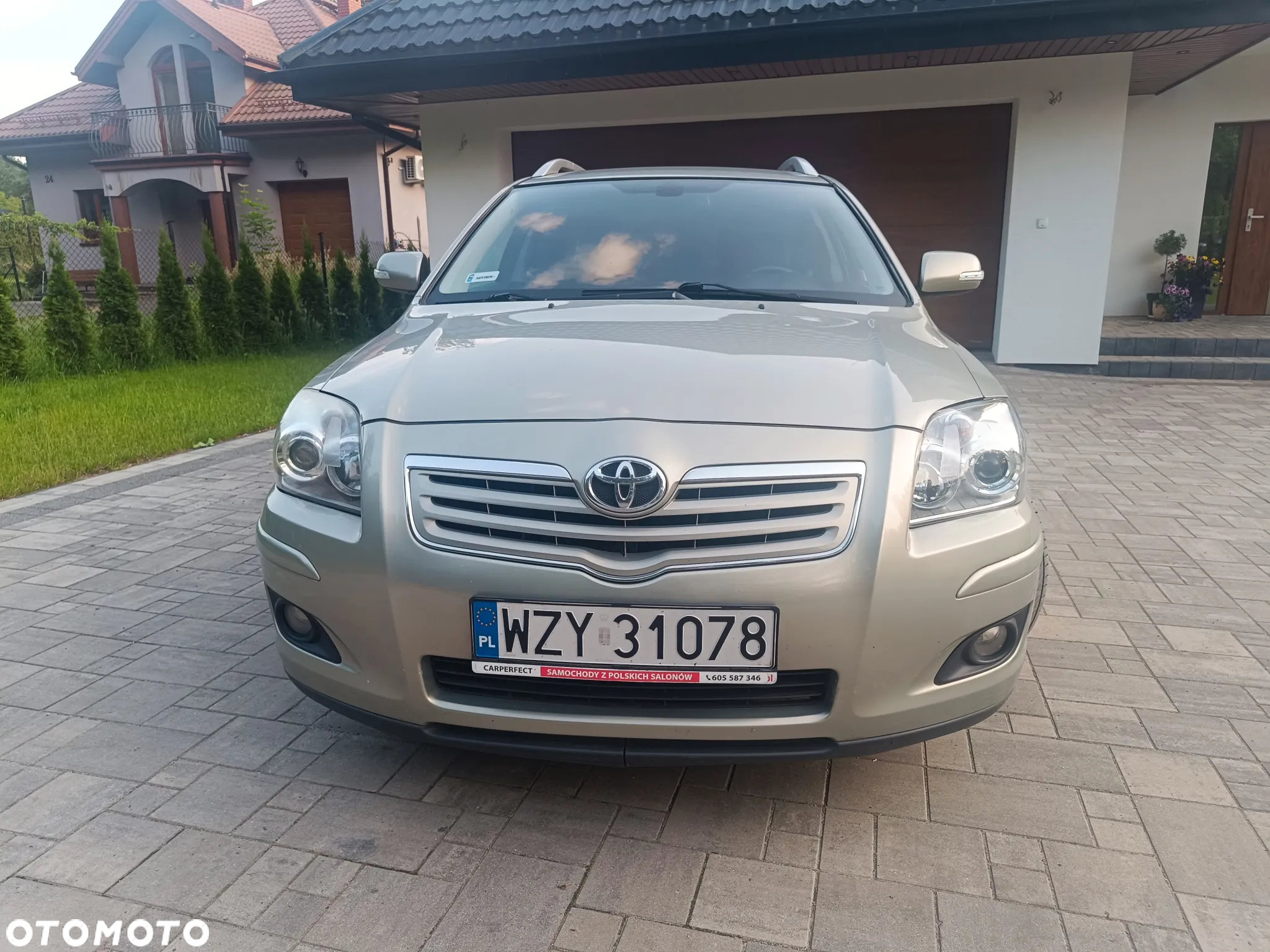 Toyota Avensis 2.0 D-4D Sol+NAVI - 13