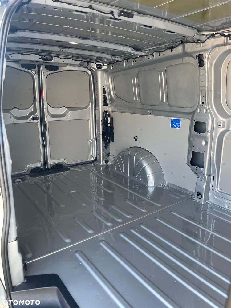 Volkswagen Transporter - 8