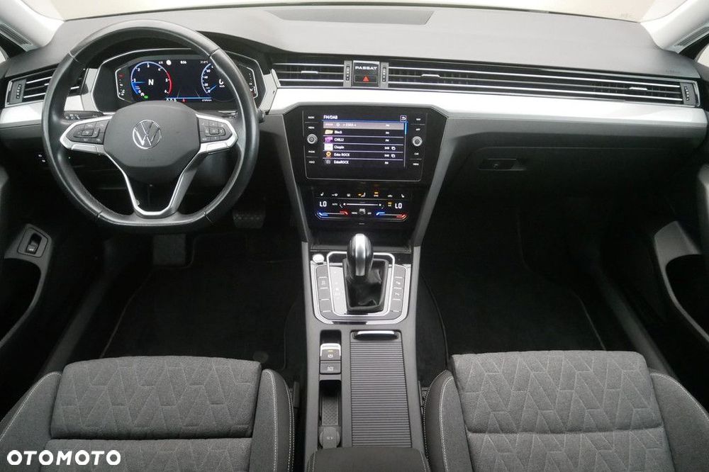 Volkswagen Passat Variant 2.0 TDI SCR Business DSG - 8