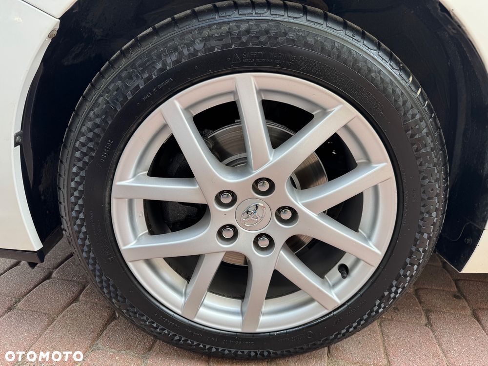 Toyota Verso 1.8 5-Sitzer Executive - 25