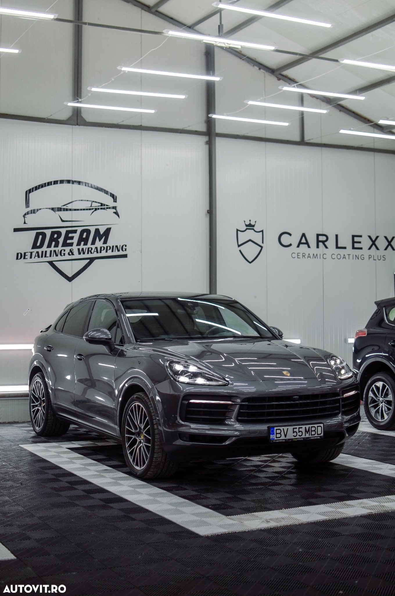 Porsche Cayenne Coupe Standard - 2