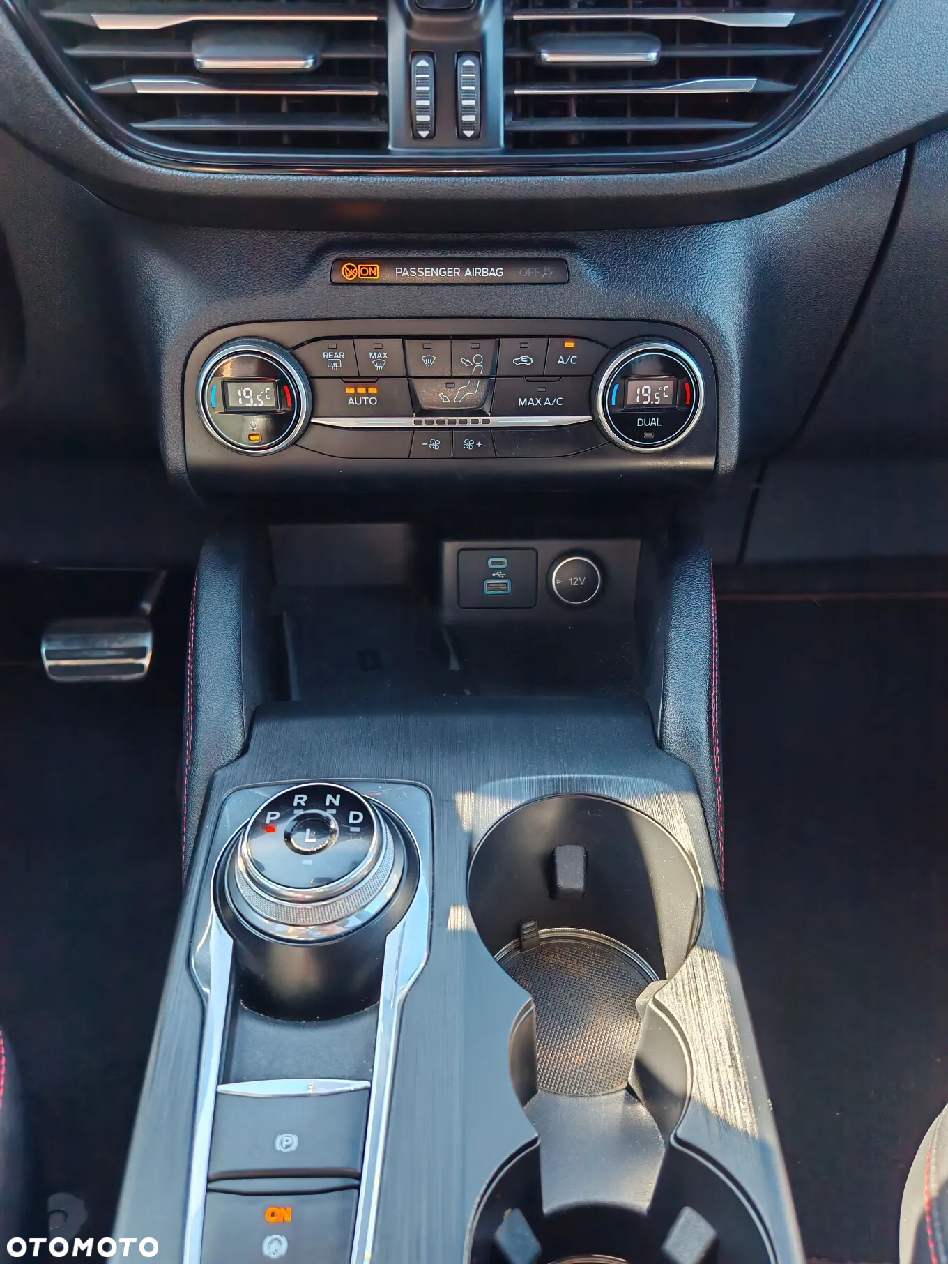 Ford Kuga 2.5P PHEV FWD ST-Line X - 22