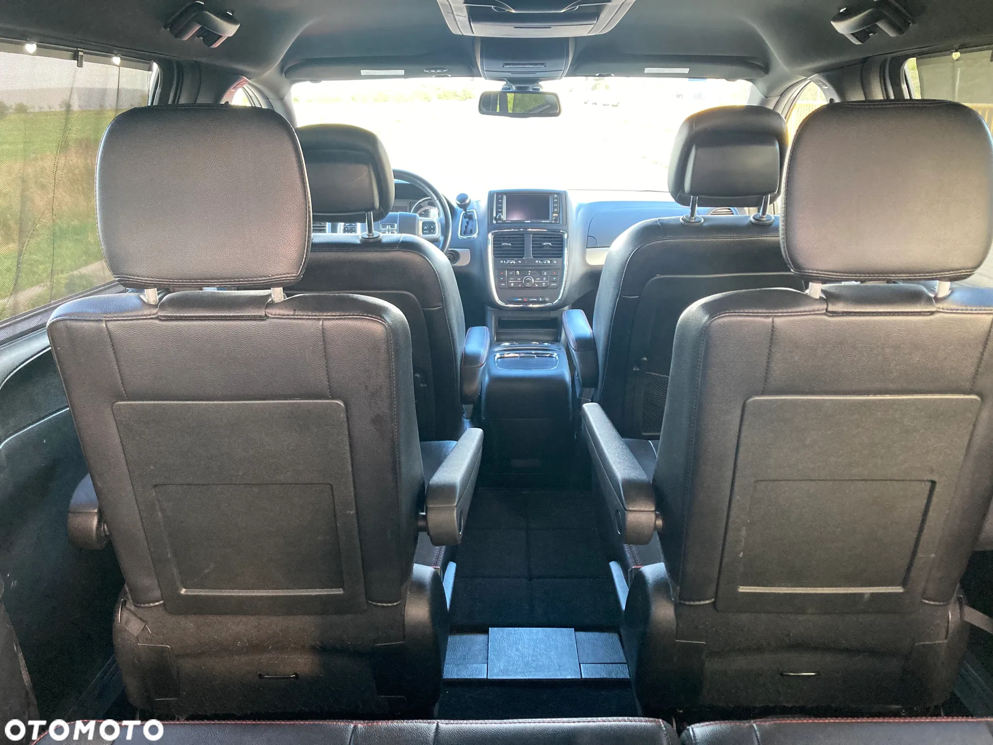 Dodge Grand Caravan - 16