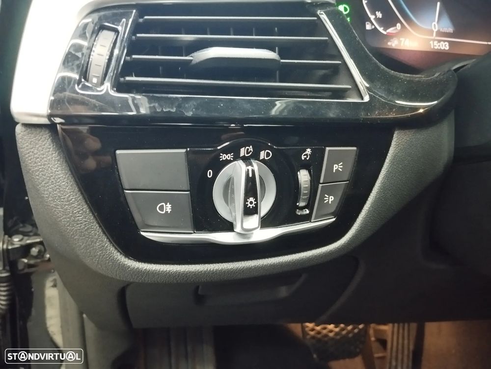 BMW 530 e - 23