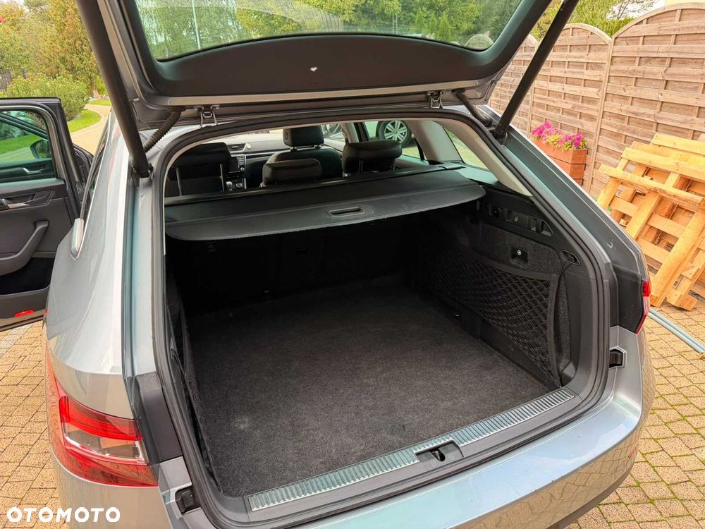 Skoda Superb 2016 photo 4