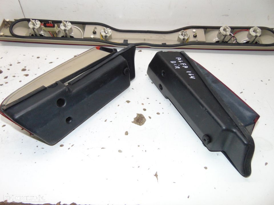 Alfa romeo 164 farolins traseiros/Placa central - 7