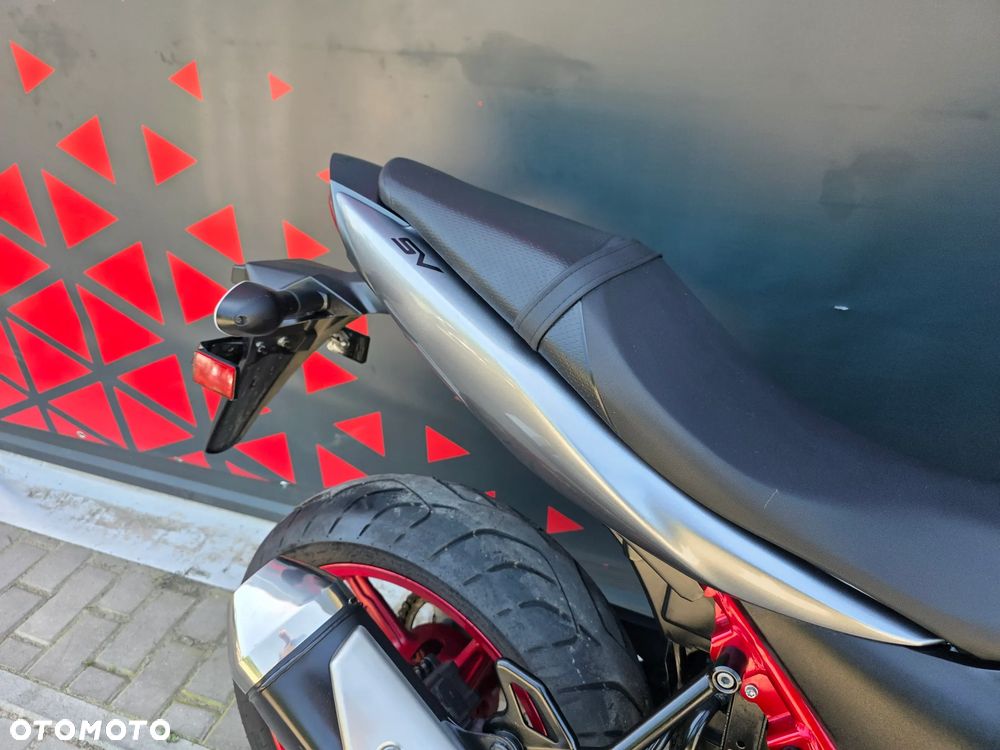 Suzuki SV - 22