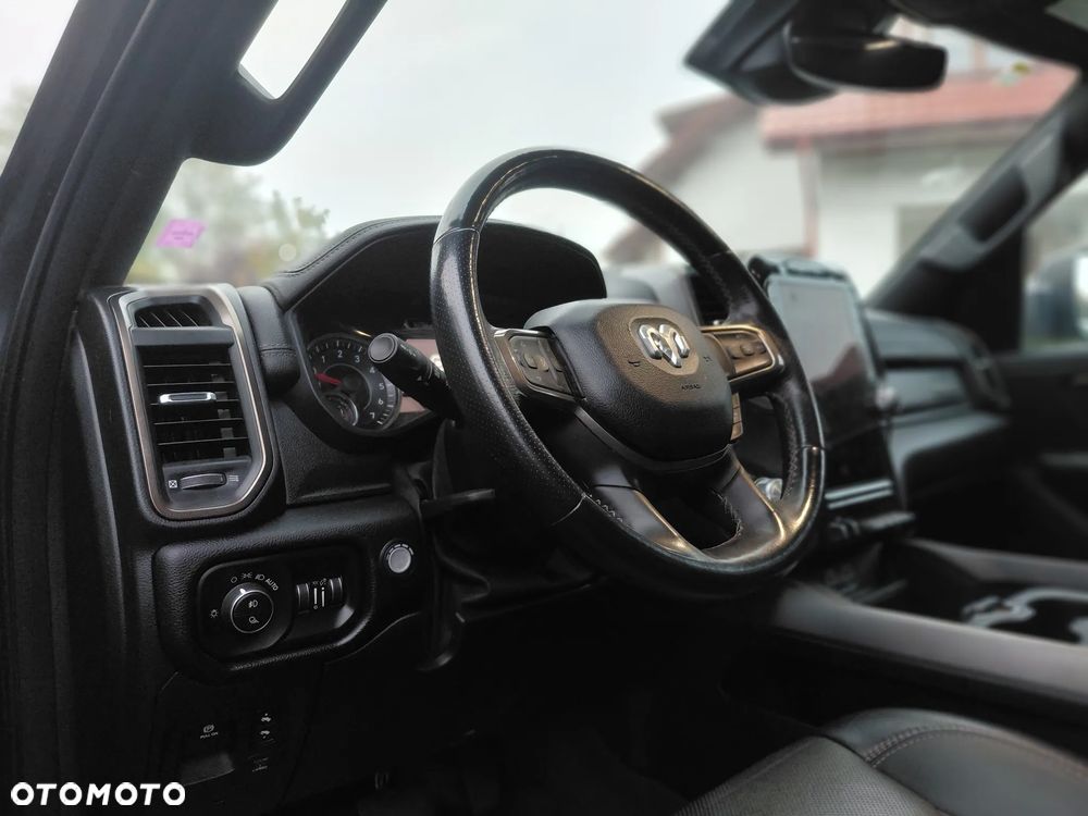 Dodge RAM 5.7 4x4 - 6