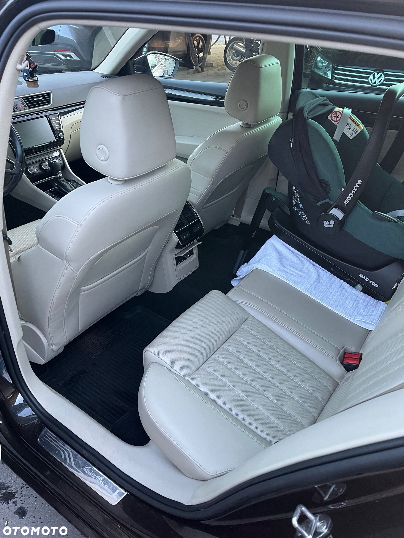 Skoda Superb 2.0 TDI 4x4 L&K DSG - 11
