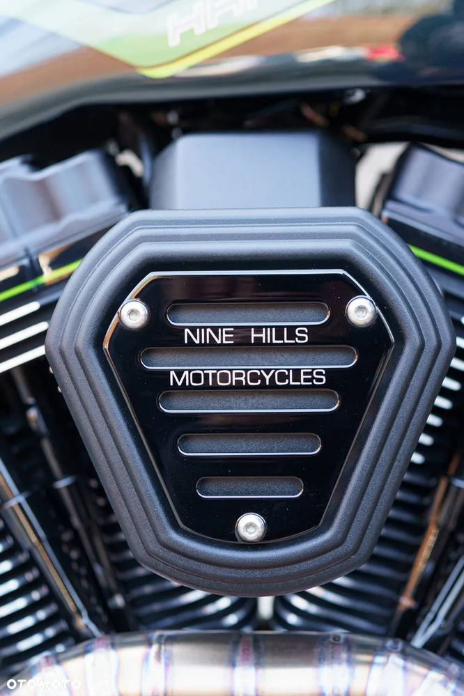 Harley-Davidson Softail Breakout - 31