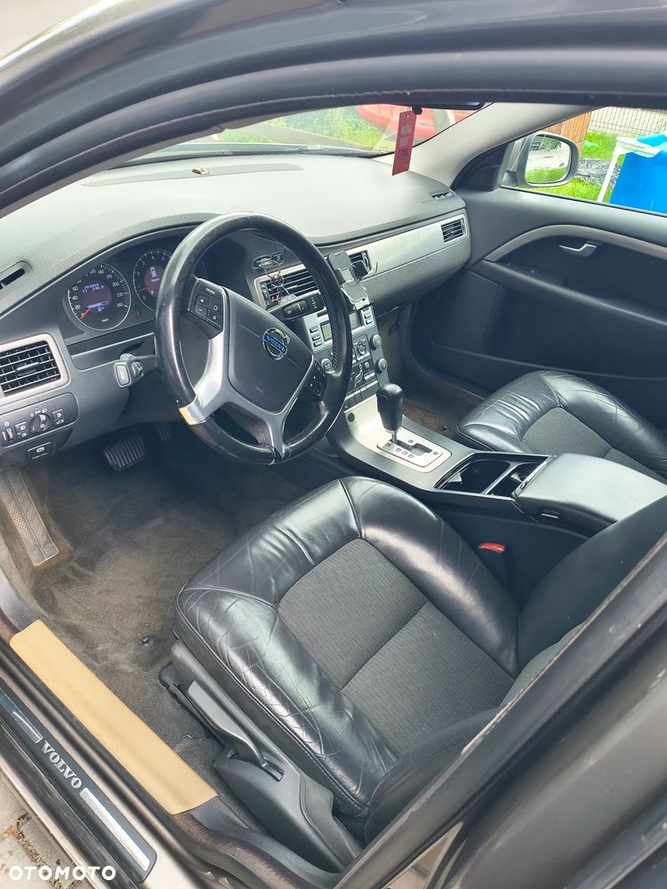Volvo V70 2.5T Momentum - 5