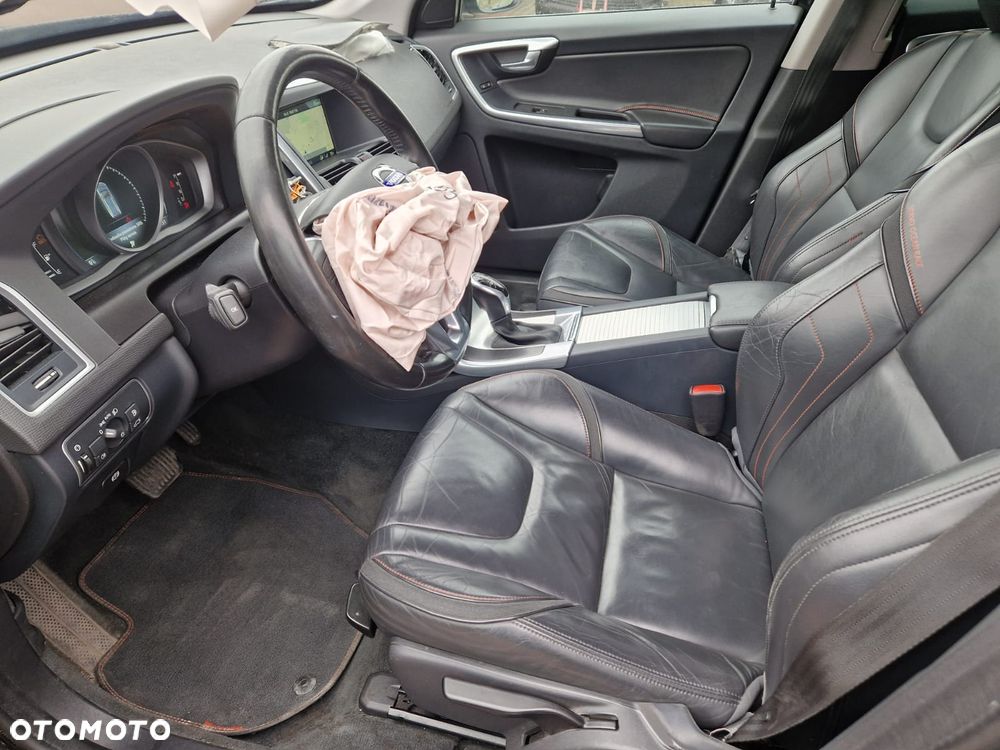 Volvo XC 60 D4 Drive-E Ocean Race - 12