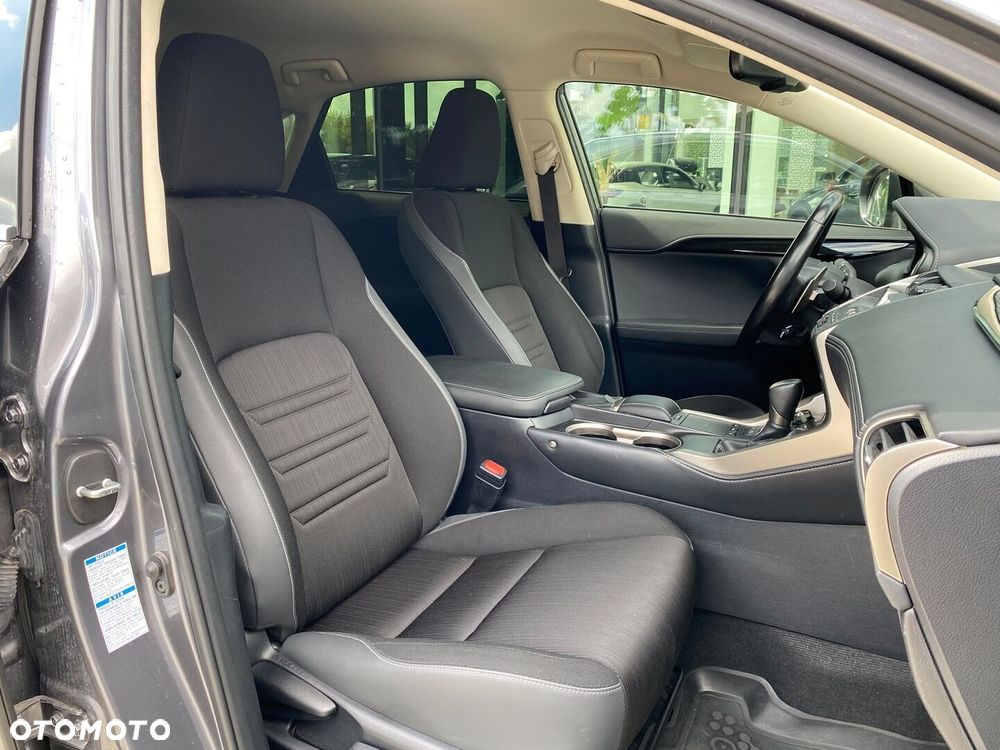Lexus NX 300h Business Edition AWD - 22