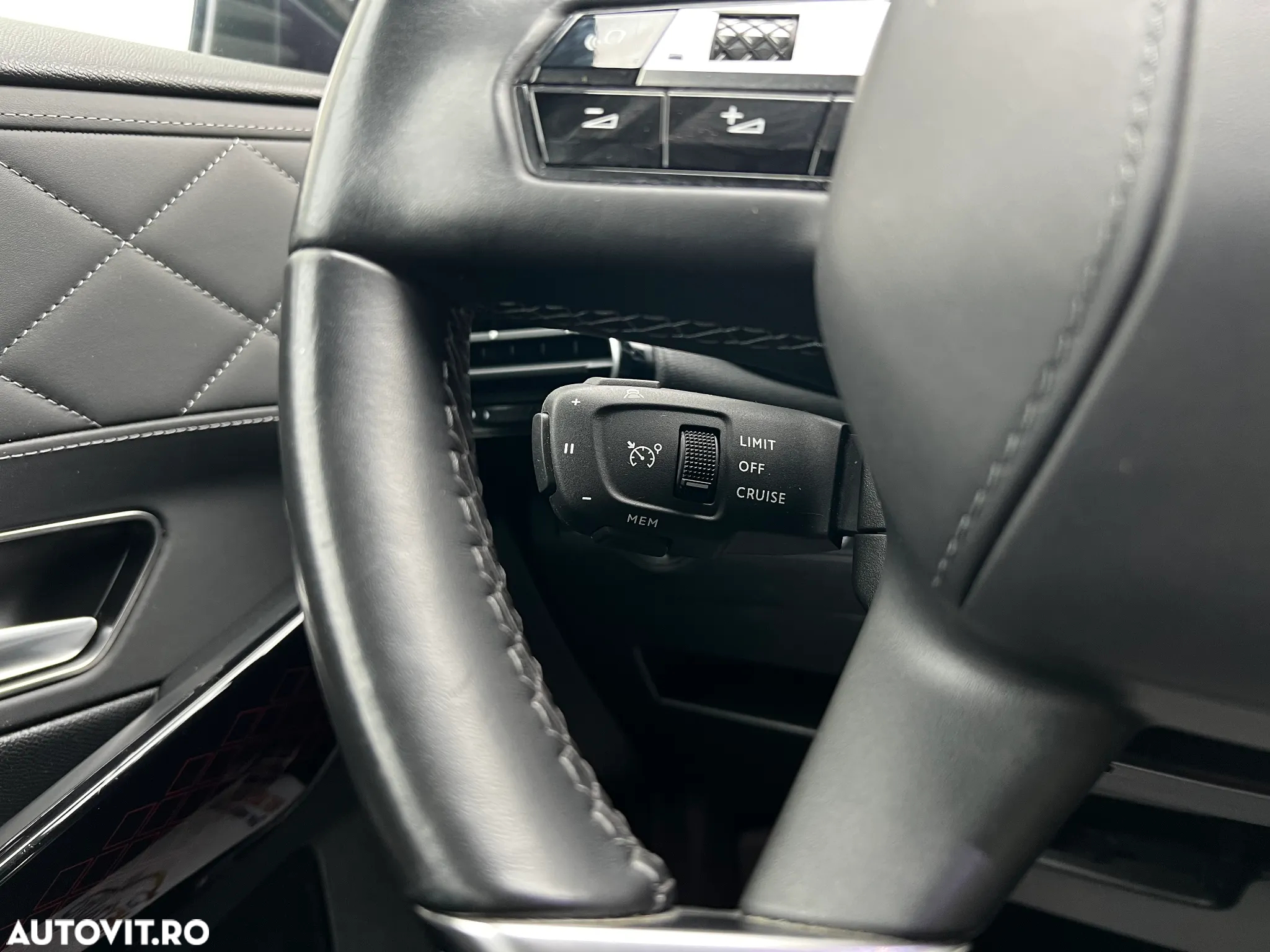 Citroën DS7 Crossback E-TENSE 4x4 GRAND CHIC - 15