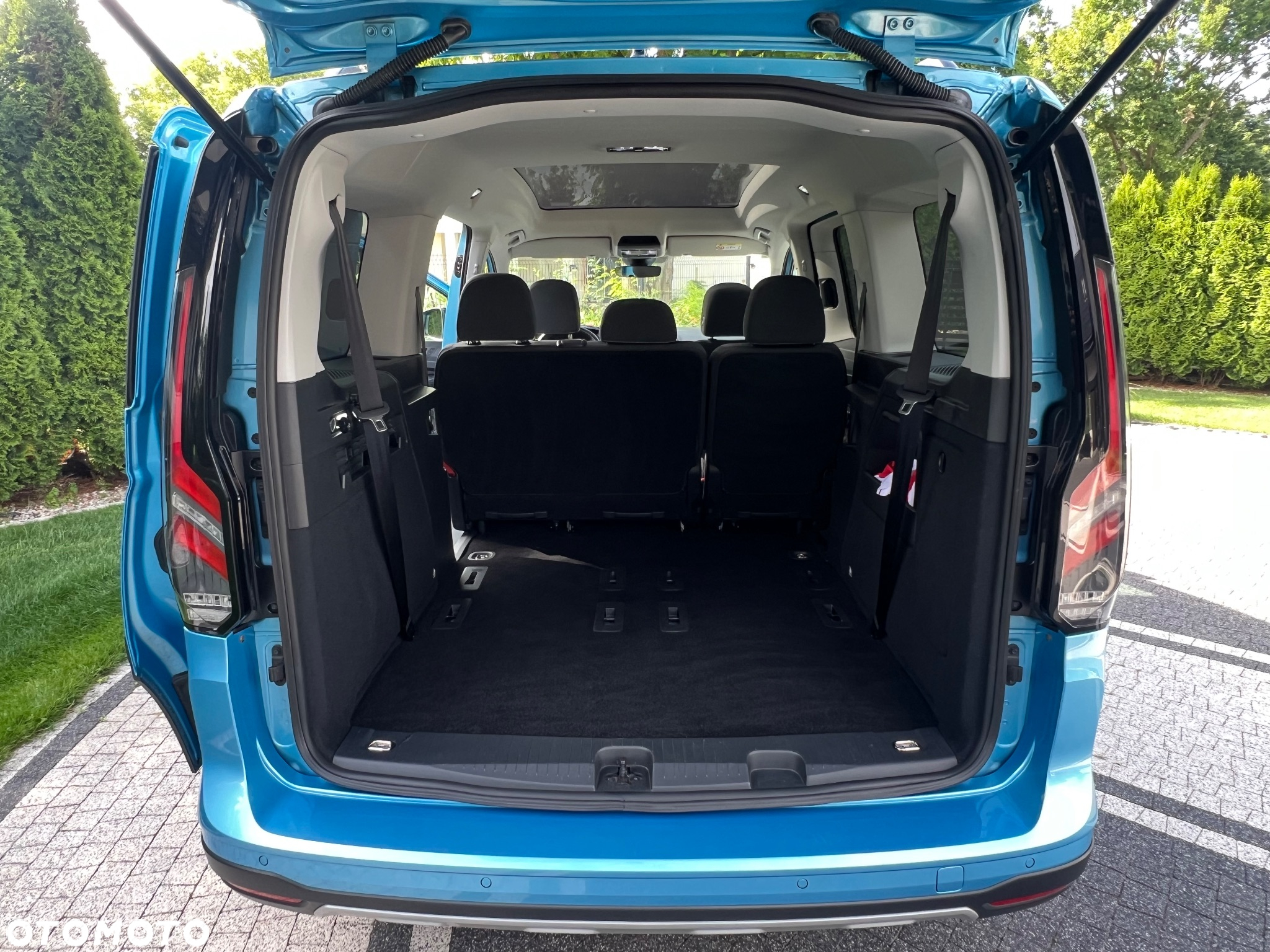 Ford Tourneo Connect Grand - 11
