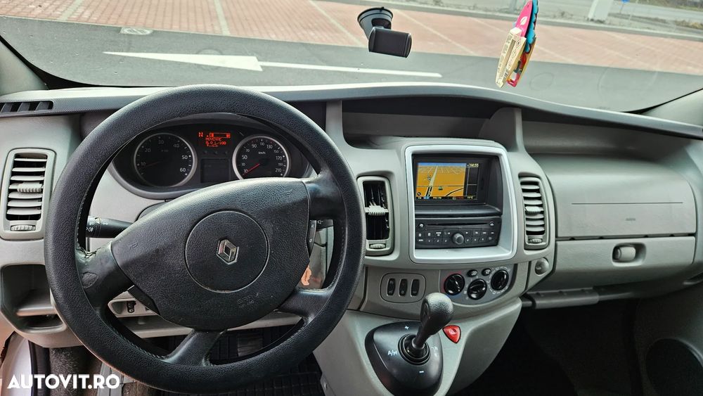 Renault Trafic - 8