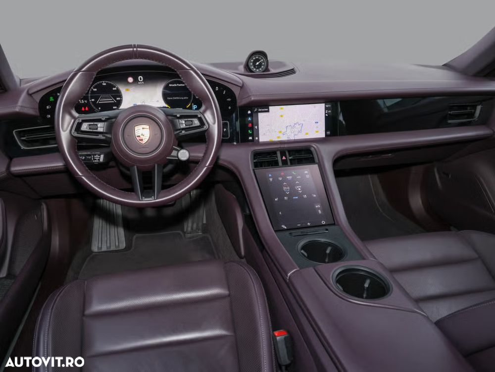 Porsche Taycan - 10