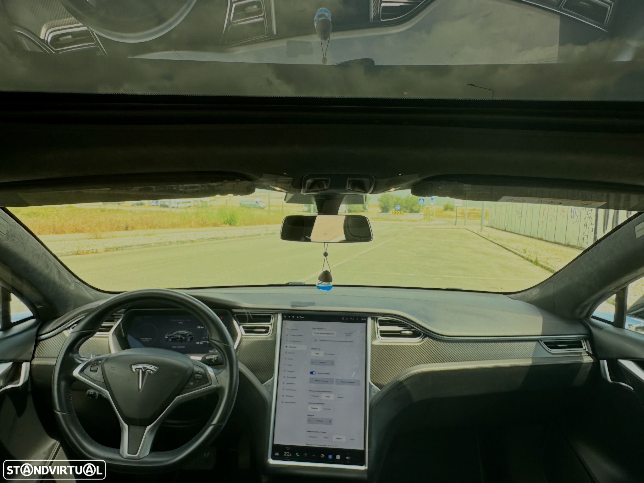 Tesla Model S - 14
