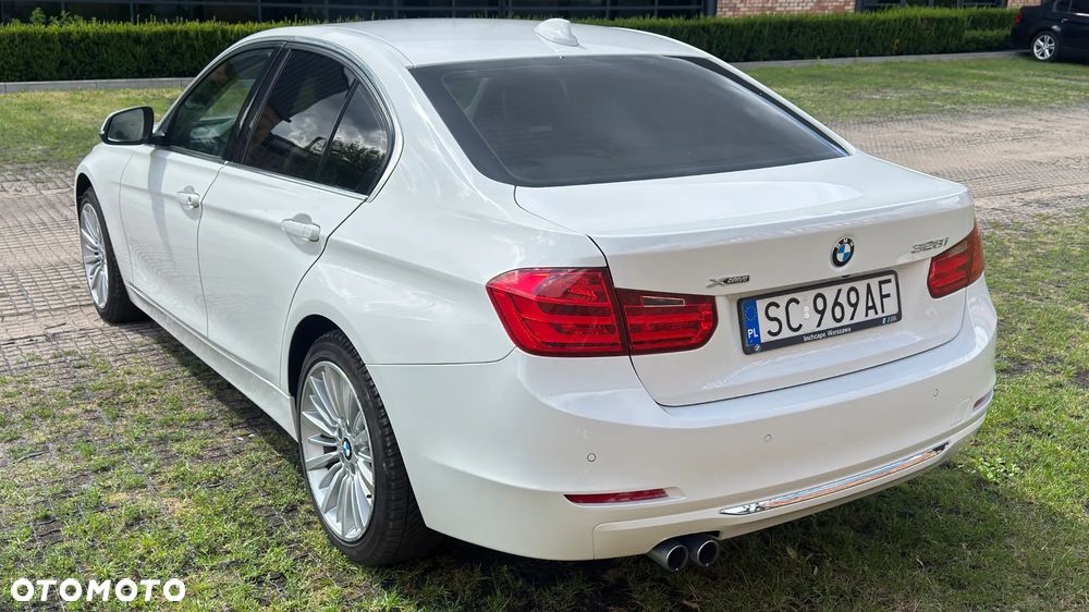 BMW Seria 3 328i Luxury Line - 22