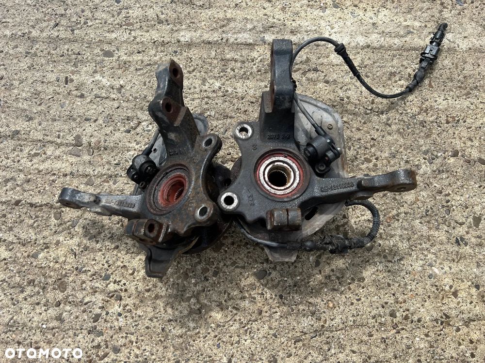 Zwrotnica lewa lub prawa Opel Meriva A 4 śruby - 7