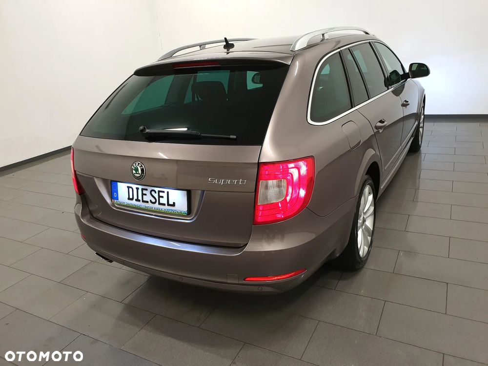 Skoda Superb 2.0 TDI Platinum - 32