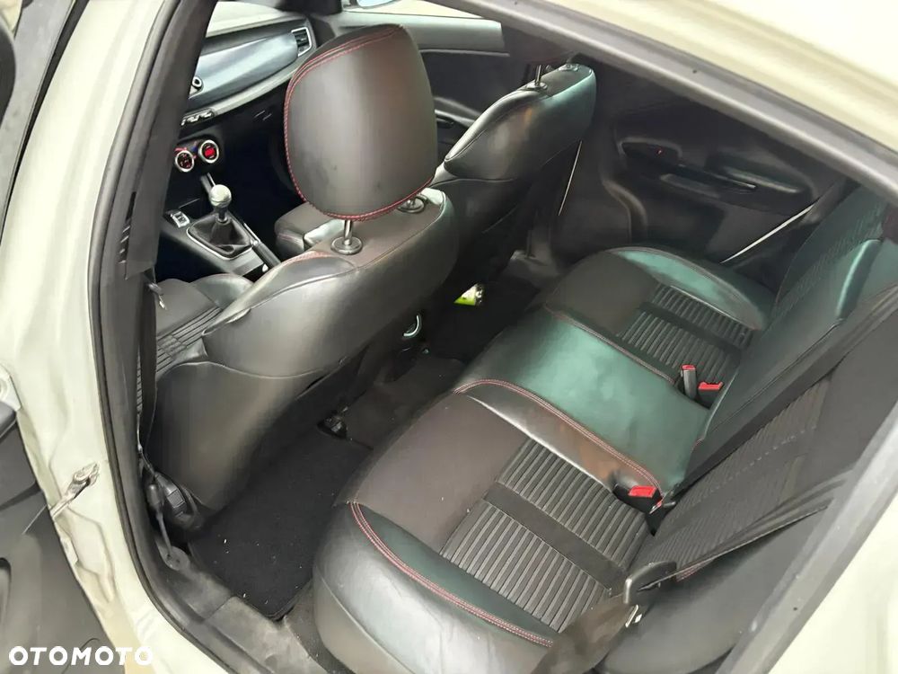 Alfa Romeo Giulietta 2.0 JTDM 16V - 9