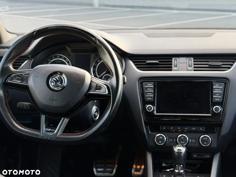 Skoda Octavia 2.0 TDI DSG RS - 13